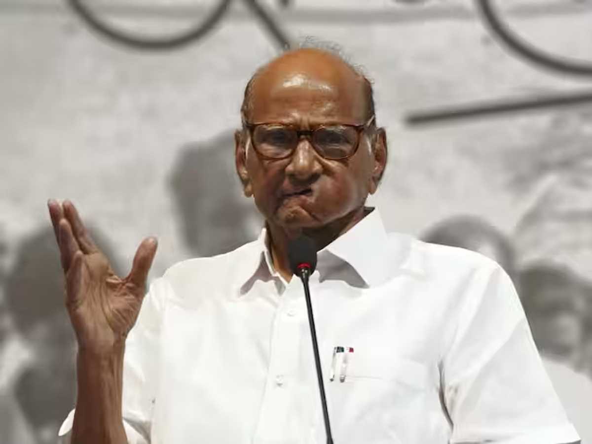 इश्तिहार जैसी राजनीति की कहानियां